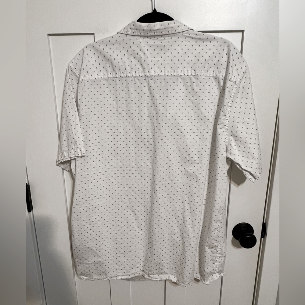 VOYAGER White Gray Button Short Sleeve pocket Shirt Geometric Stretch Men’s XL - Picture 2 of 8